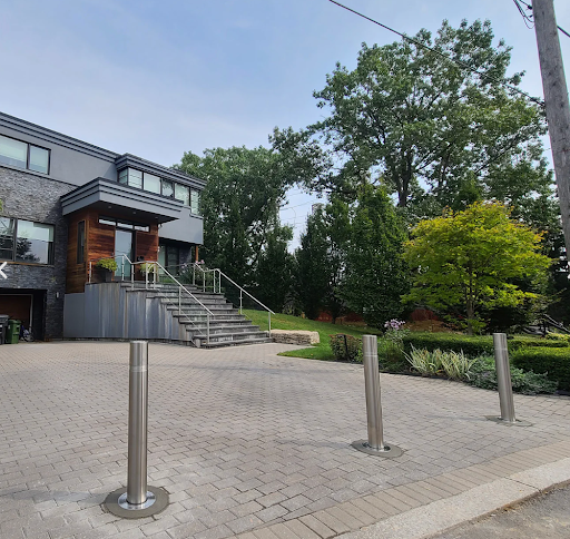 Bollard Posts In Driveway